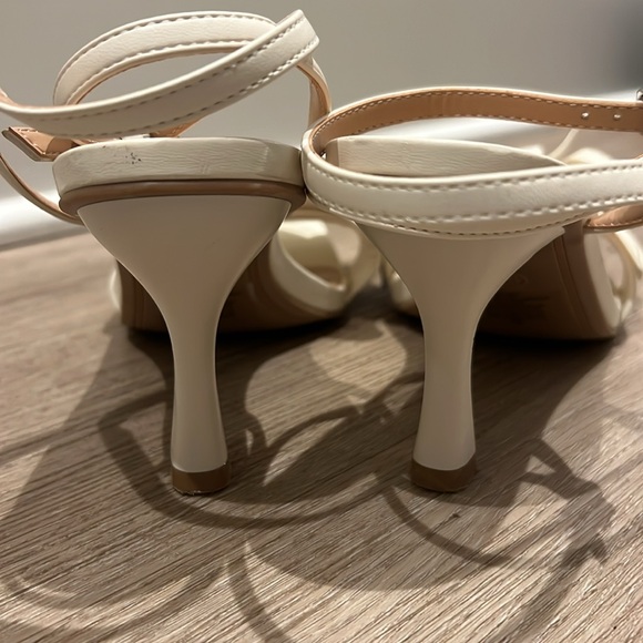 Target heels - Picture 3 of 3